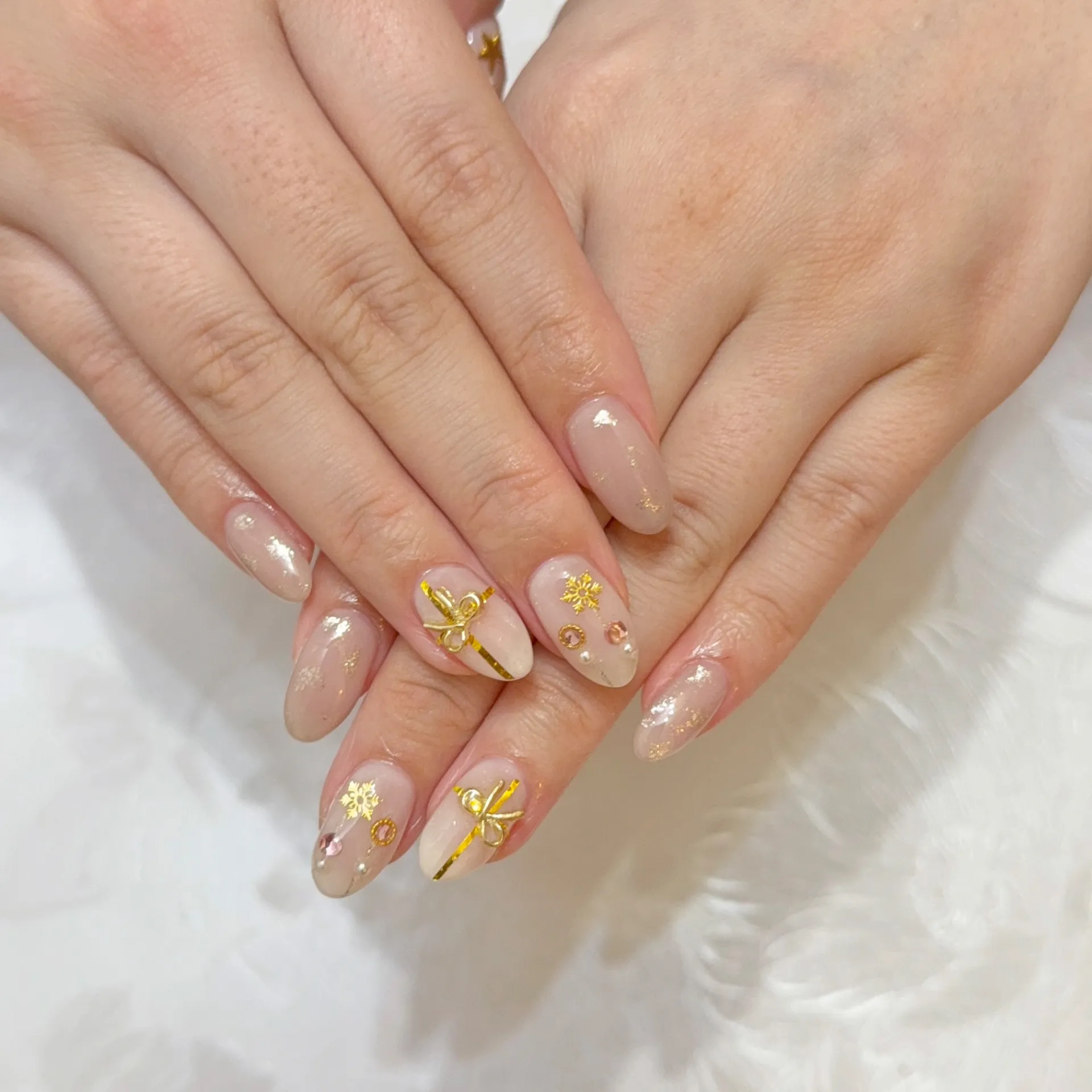 ナチュラルカラーで魅せる大人のご褒美ネイル