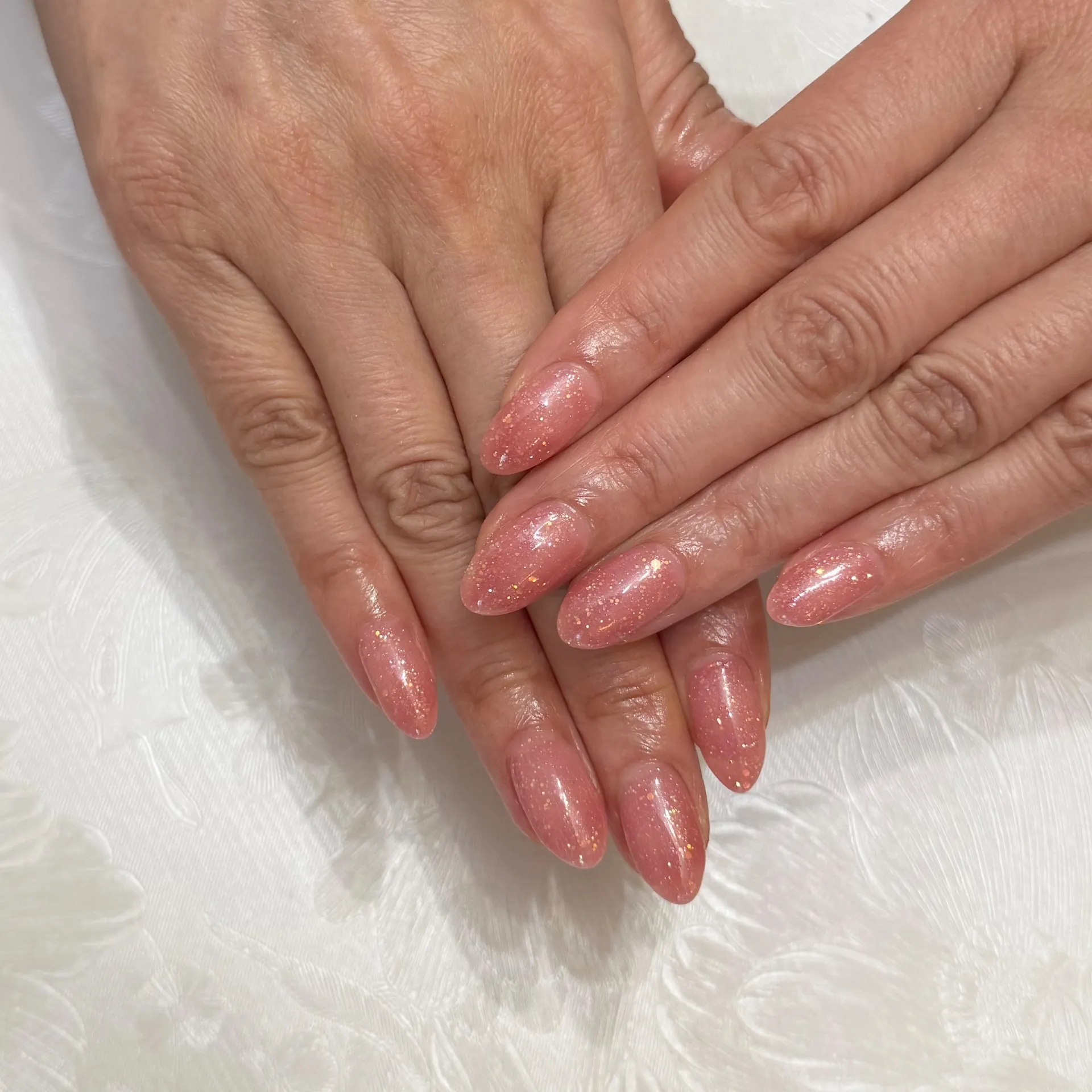 上品で飽きない。大人のためのちゅるちゅるピンクネイル