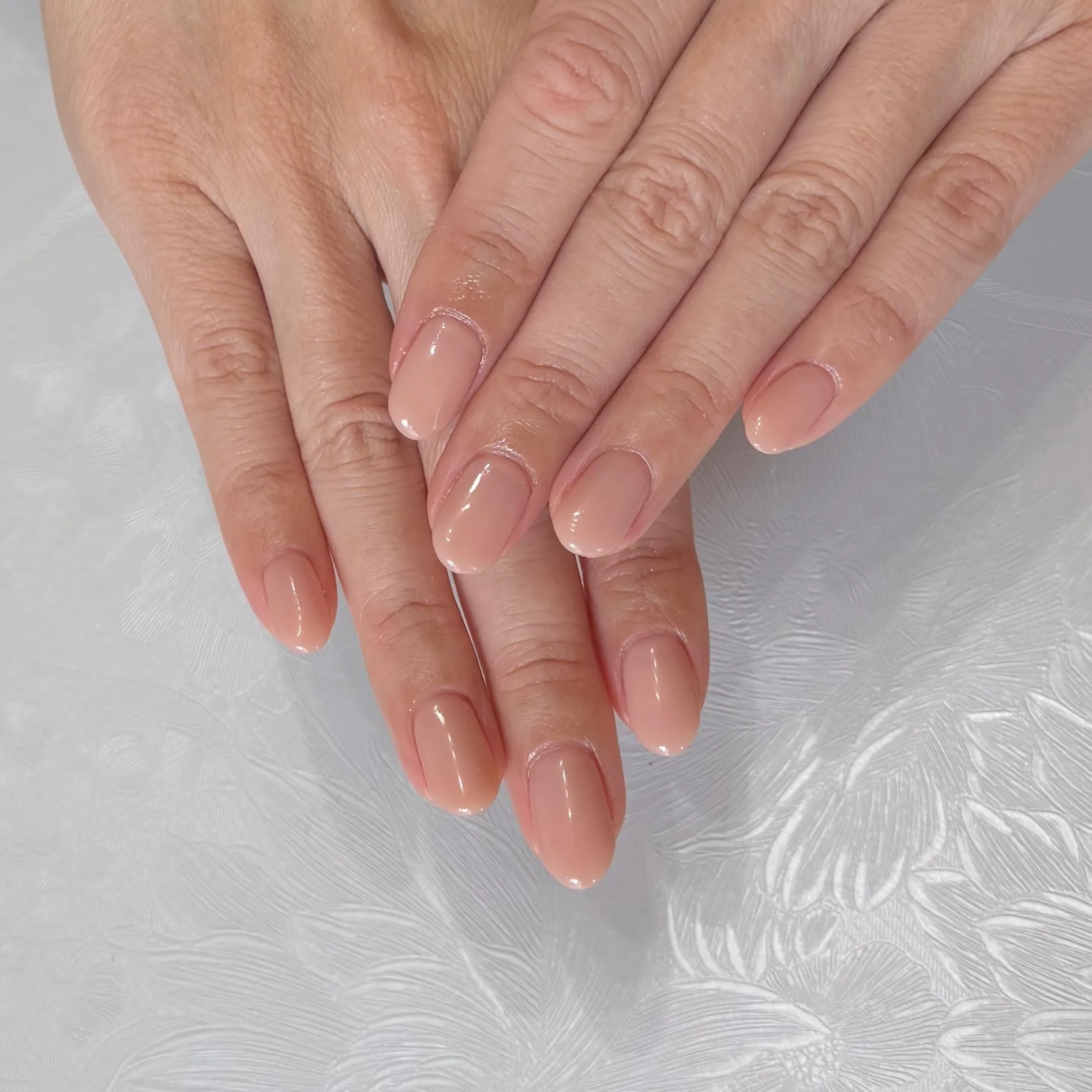 迷ったらこれ。大人のための上品ワンカラー